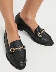 Chic Style Collective | The Beginner’s Guide to a Minimalist Wardrobe asos design mabel snaffle loafers in black