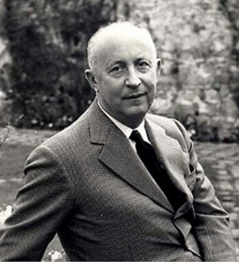 Chic Style Collective | 5 French Fashion Brands and How They Transformed the World of Fashion Christian Dior