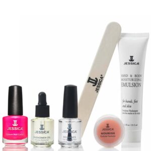 Chic Style Collective | 20 Incredible Mother's Day Gifts to Buy Now. mother's day gifts nail set