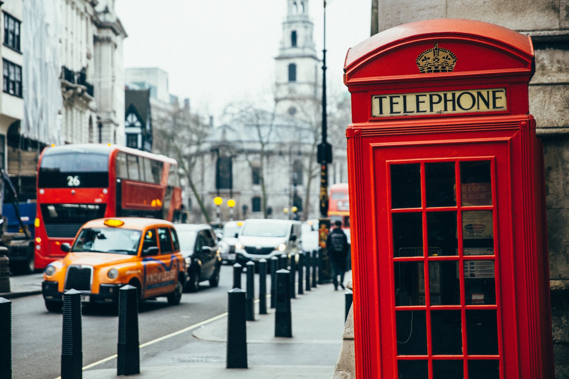 Chic Style Collective | 5 Family-Friendly Places to visit in London architecture booth buildings bus