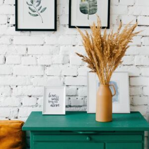 Chic Style Collective | 6 Simple Summer Home Decor Ideas. Home decor Green drawers