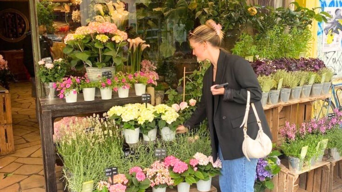 Chic Style Collective | 5 Essential Wardrobe Staples for a French Market French Market outfit ideas