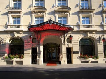 luxury Paris hotel