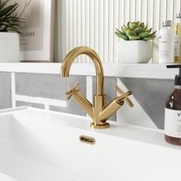 Chic Style Collective | How to create a Parisian style bathroom inspired by Emily in Paris AE7C4D94 9044 4C76 831A 9DA2F4CBD311 4 5005 c