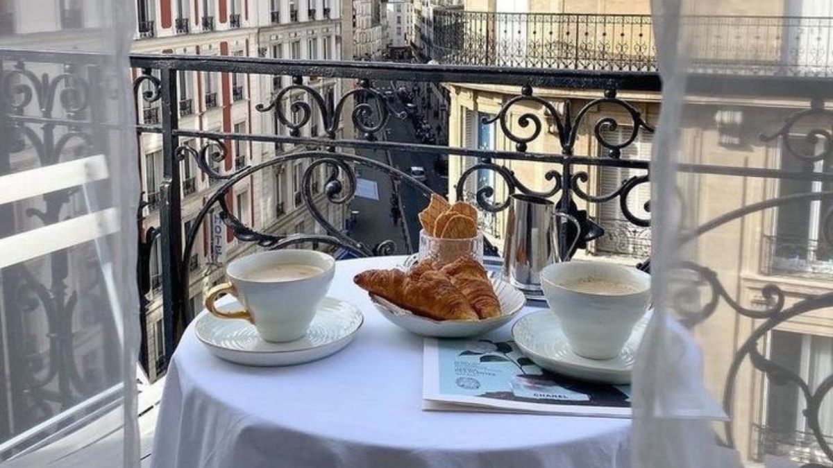 Chic Style Collective | Coffee and Croissants: The Ultimate Français Breakfast Heaven Coffee and Croissants