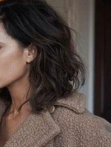 Chic Style Collective | Victoria Beckham Bob Haircut 2026: It's Time to Embrace the Effortless Style This Season Victoria Beckham skimmed layered bob