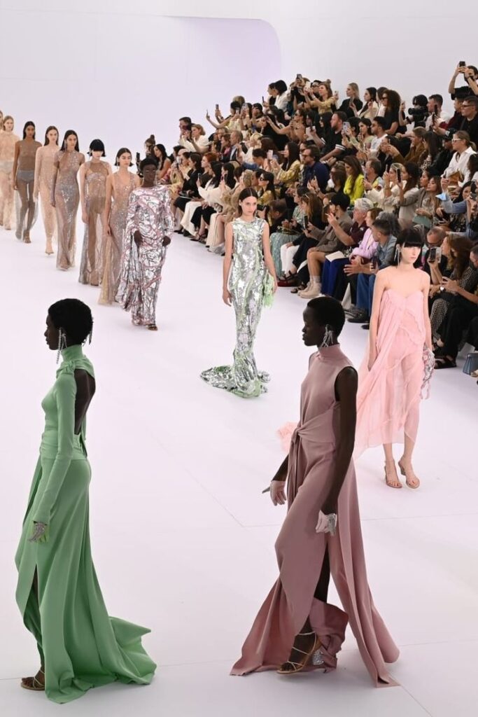 Chic Style Collective | London Fashion Week 2025: What to Expect from Spring/Summer 2025 Runway London Fashion Week 2025