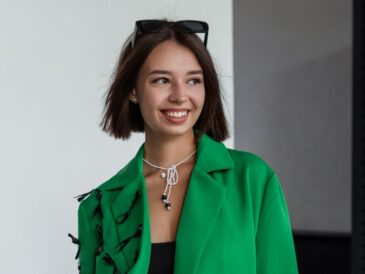 French Bob Haircut 2025 (Shutterstock)