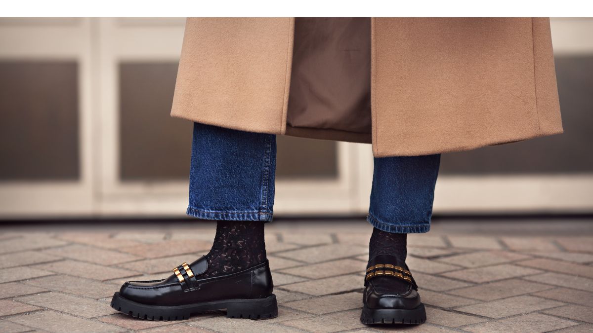 Shoes to Wear With Wide-leg Jeans [Adobe]