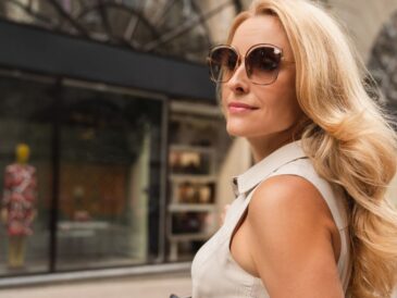 How to Dress in Your 40s (Adobe)