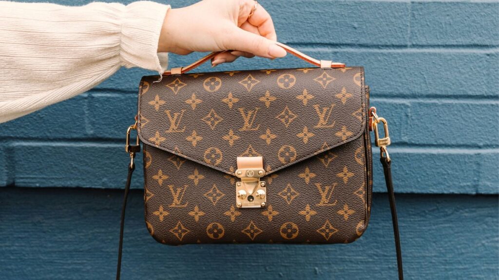 Louis Vuitton net worth [Unsplash]