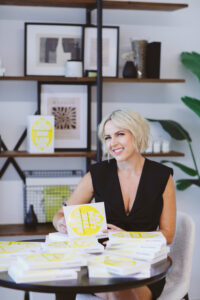 Chic Style Collective | 10 Questions with Kelly Lundberg Personal Branding Strategist, Keynote Speaker and Author Kelly Lundberg Deseed The Lemon1