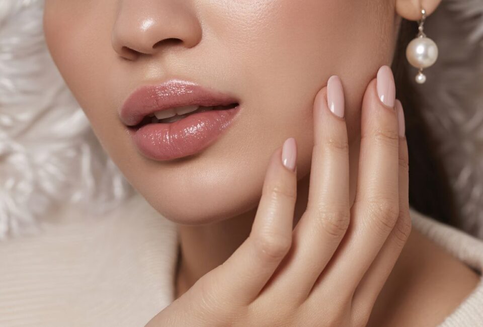 Old Money Aesthetic Nail Ideas [Adobe]