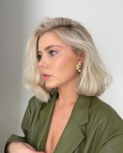 The Monaco Bob [@laurajadestone]