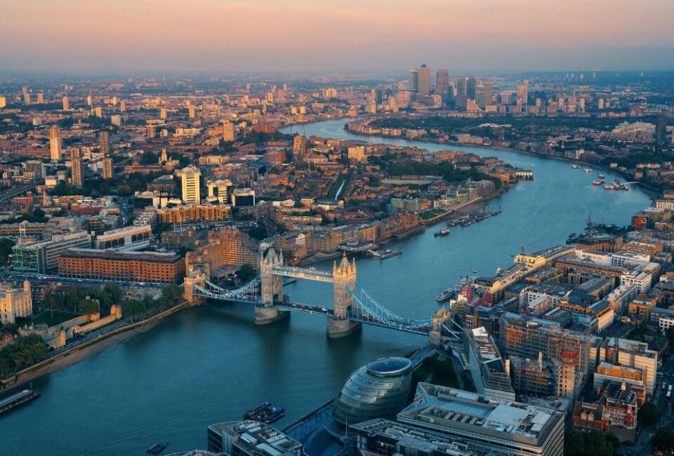 Richest Cities in UK [Canva]
