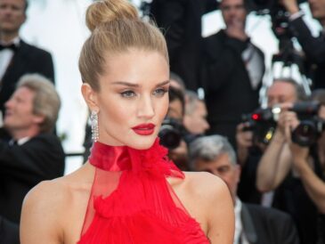FWRD Rosie Huntington-Whiteley [Shutterstock]