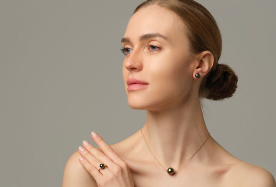 Chic Style Collective | 10 Questions with Annette Welander the Luxury Jewellery Owner Annette Welander the Luxury Jewellery Owner
