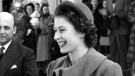 Queen Elizabeth II: Her Life in Style [Adobe]