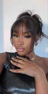Chic Style Collective | How to Style a Fringe: The Chic Woman’s Guide to Looking Effortless wispy bangs