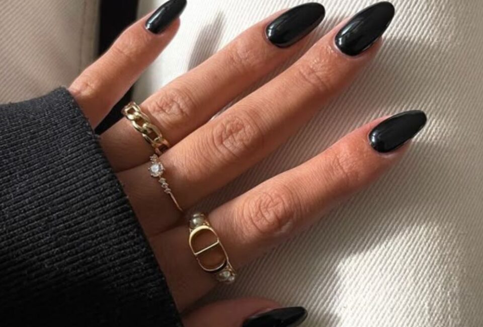 Chic Style Collective | Classy Halloween Nails: The Chic Girl’s Guide to Spooky-Season Nail Designs Halloween Nails