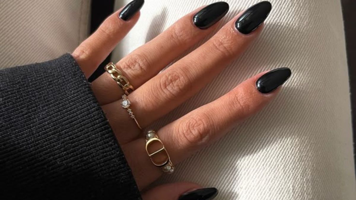 Chic Style Collective | Classy Halloween Nails: The Chic Girl’s Guide to Spooky-Season Nail Designs Halloween Nails