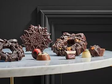 Chocolate wreath box Hotel Chocolat