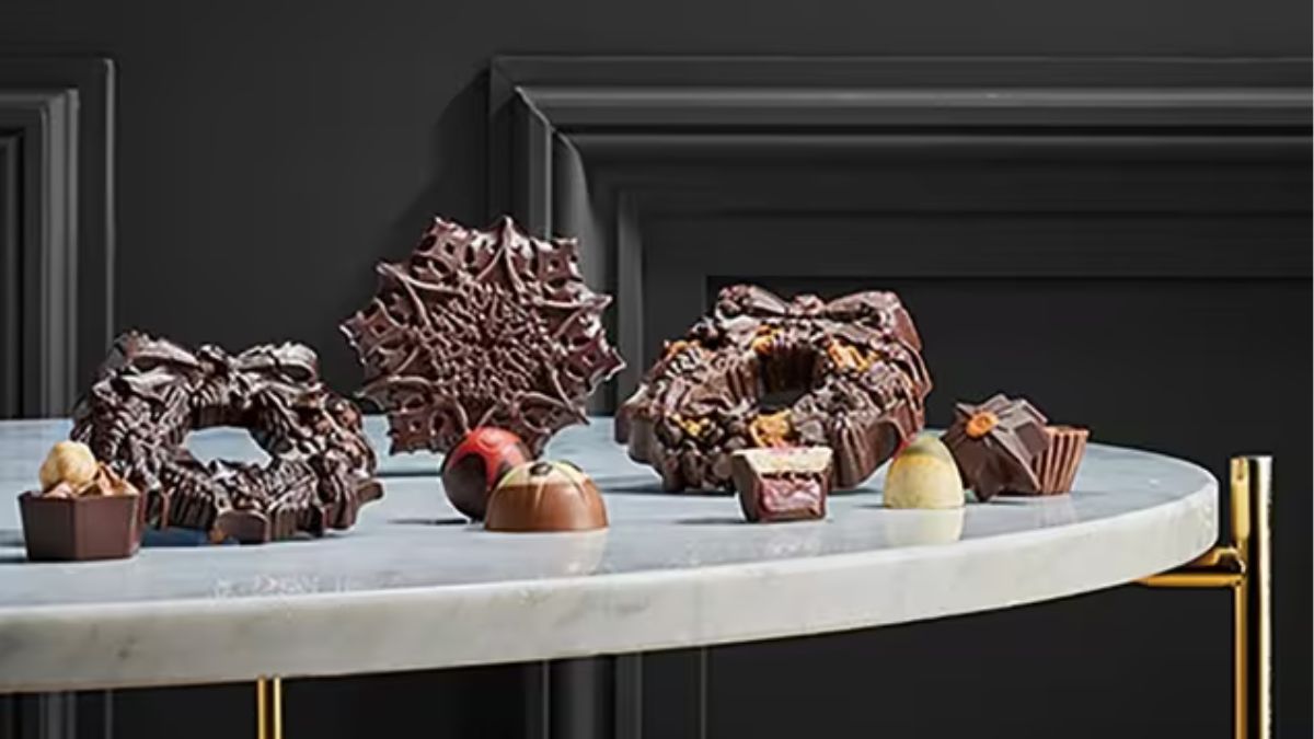 Chocolate wreath box Hotel Chocolat