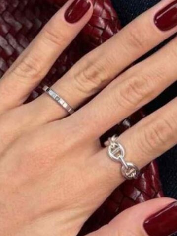 Chic Style Collective | Pinot Noir Nails? The Quiet-Luxury Manicure Taking Over Autumn 2026 Pinot Noir Nails