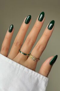 Minimalist Christmas Nails