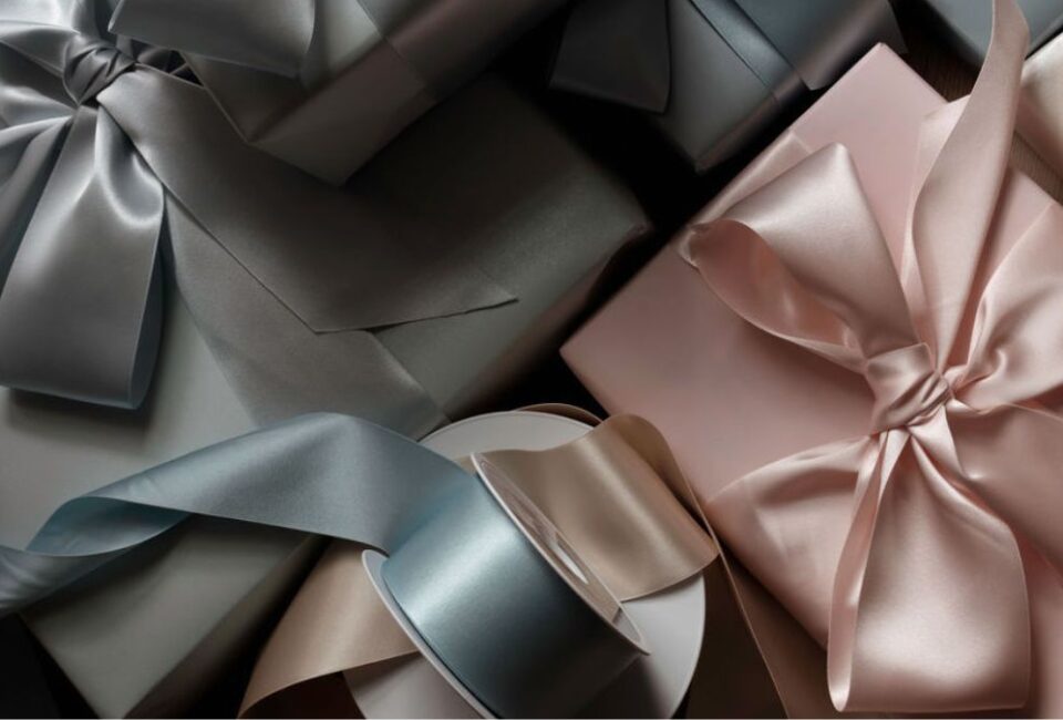 Luxury Gift Wrapping Paper Christmas Presents [Roxy Wraps]