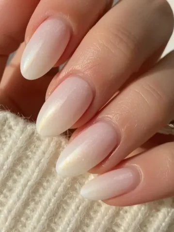 Cloud Dancer Nail Ideas [Canva]