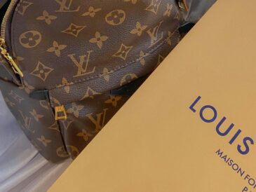 LVMH vs Kering [Pexels]