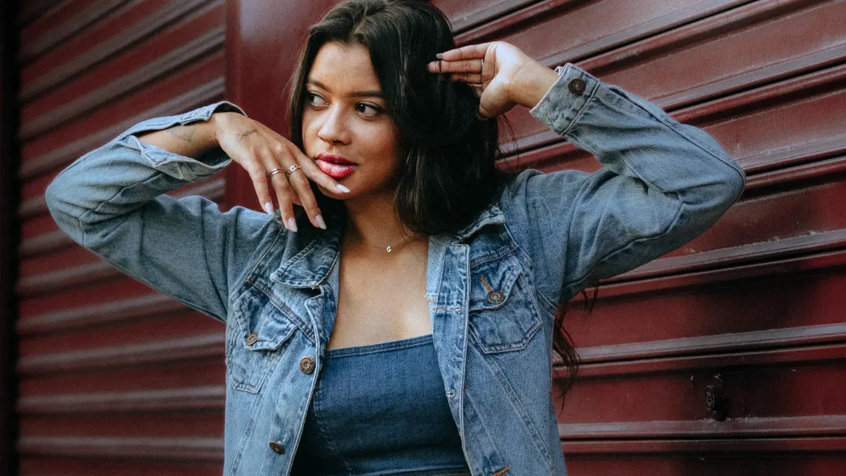 How to Wear Denim [Pexels]