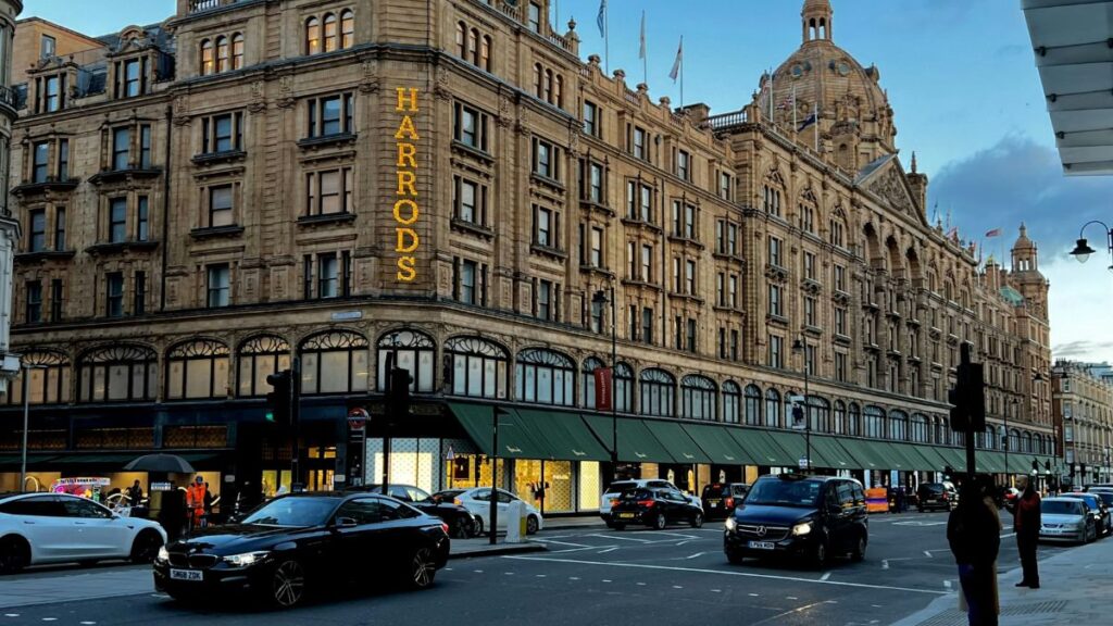 Chic Style Collective | Where the Made in Chelsea Cast Live: London’s Most Exclusive Areas Outside of Chelsea Chic Style Collective Hero Image 1200 x 675 px 355