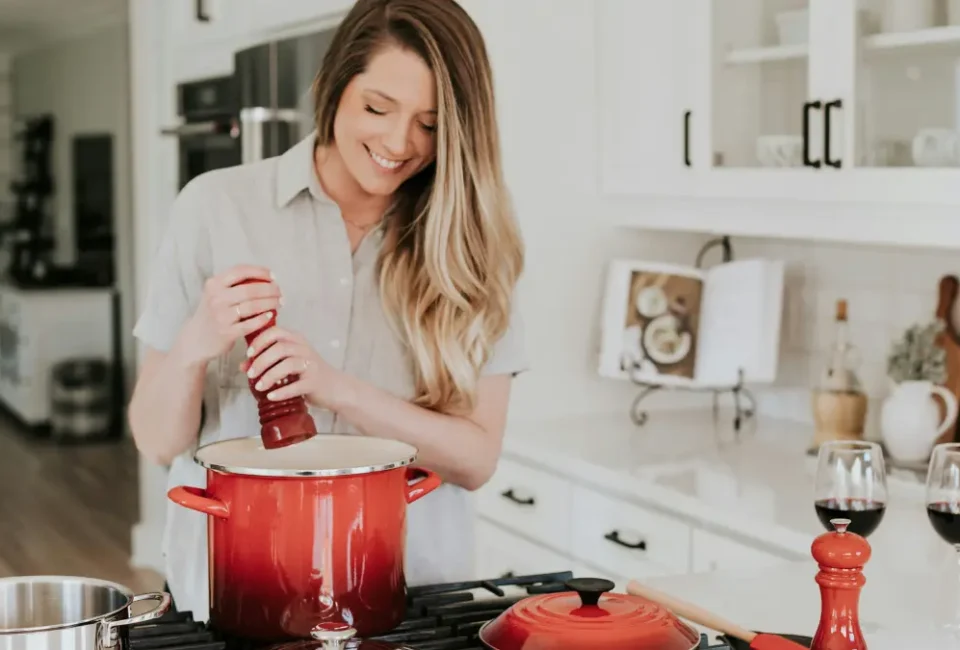 The Summer Meals I Actually Make When It's Too Hot to Think [Image: Unsplash]