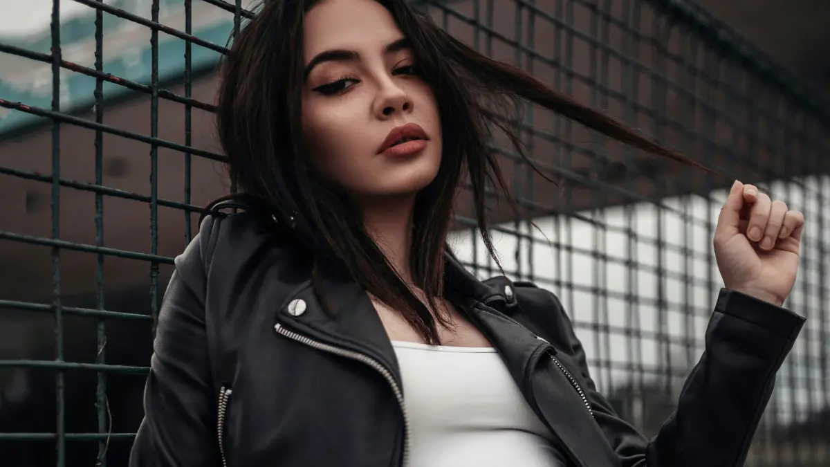 Leather Jacket Outfit Ideas [Image Fabian Albert]